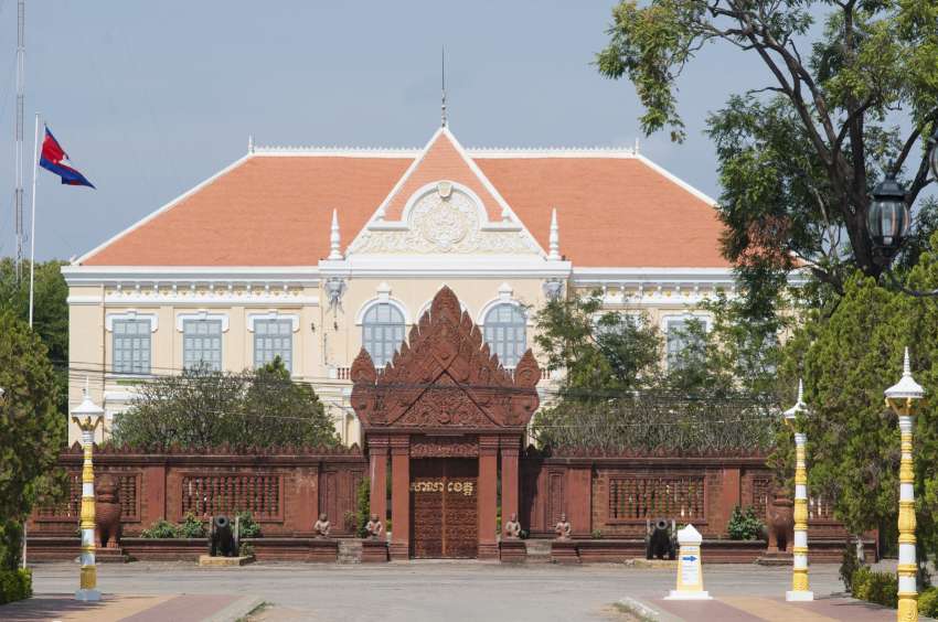 In Battambang tref je prachtige Frans koloniale huizen aan