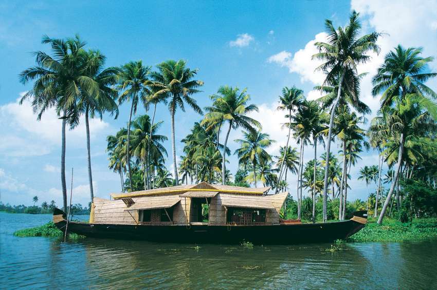 Kies je voor onze zomeraanbieding die India en Sri Lanka combineert dan verblijf je ook een nacht in een house boat.<br>