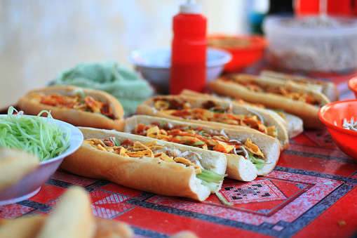 In Laos zijn ze dol op stokbroodjes<br>